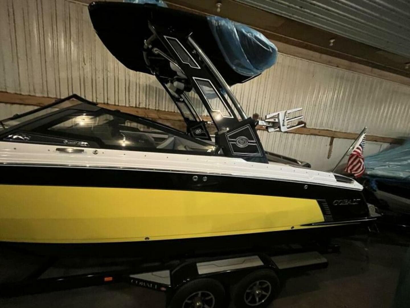 2021 Cobalt R8 Surf — photo 4