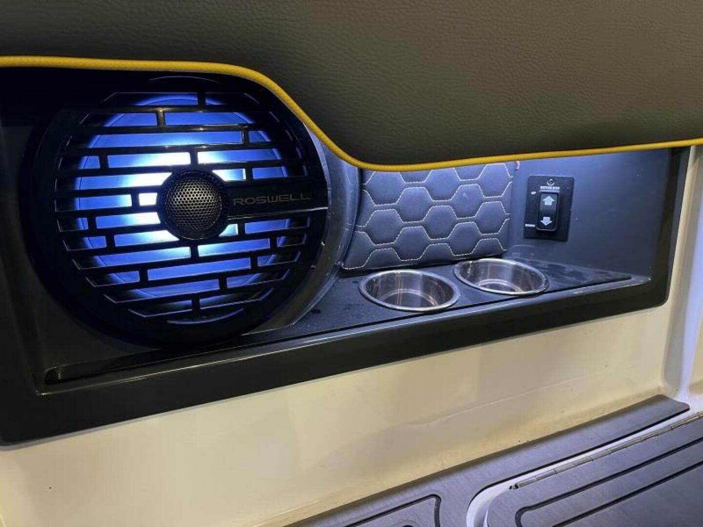 2021 Cobalt R8 Surf — photo 29