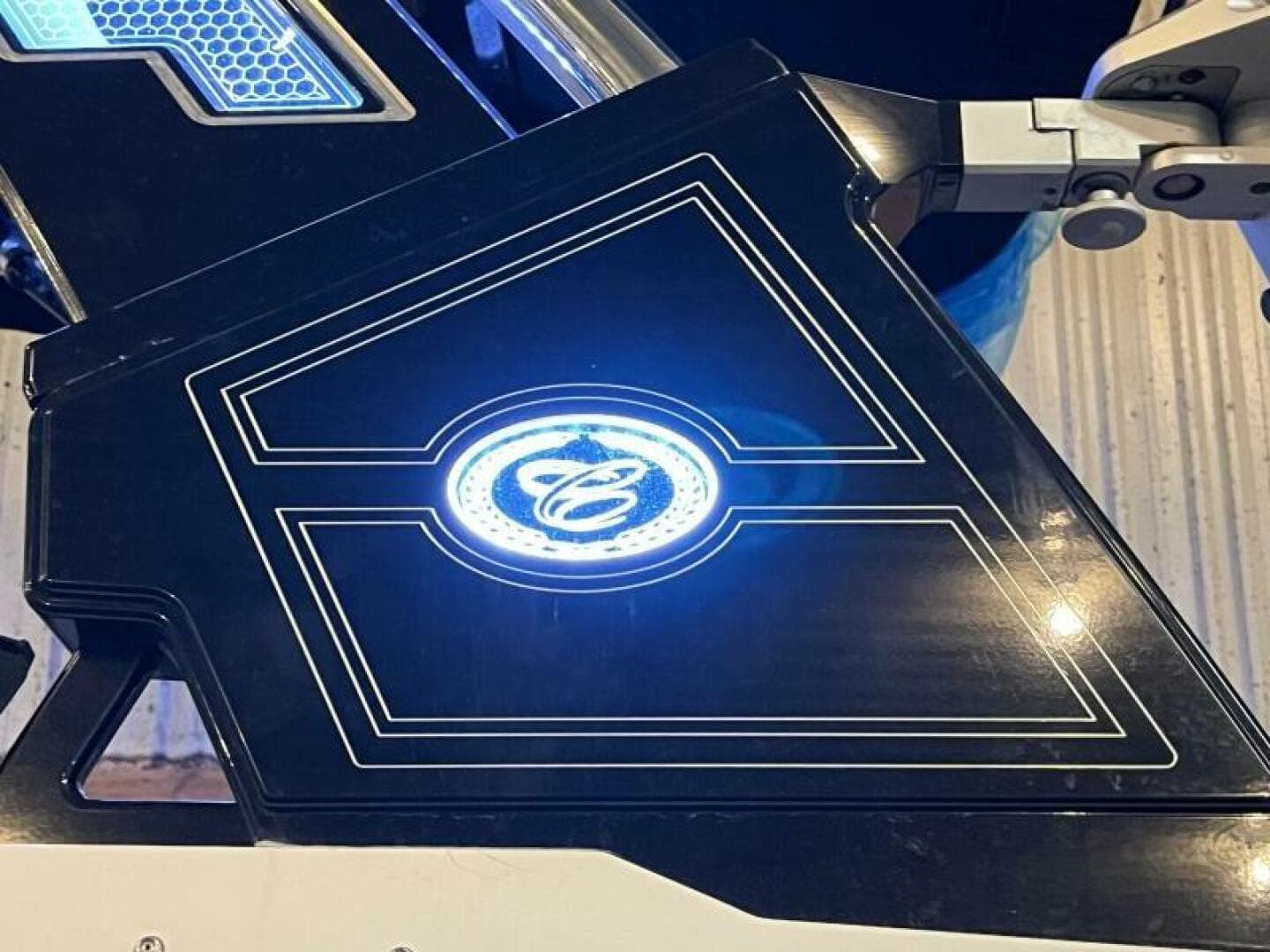 2021 Cobalt R8 Surf — photo 32