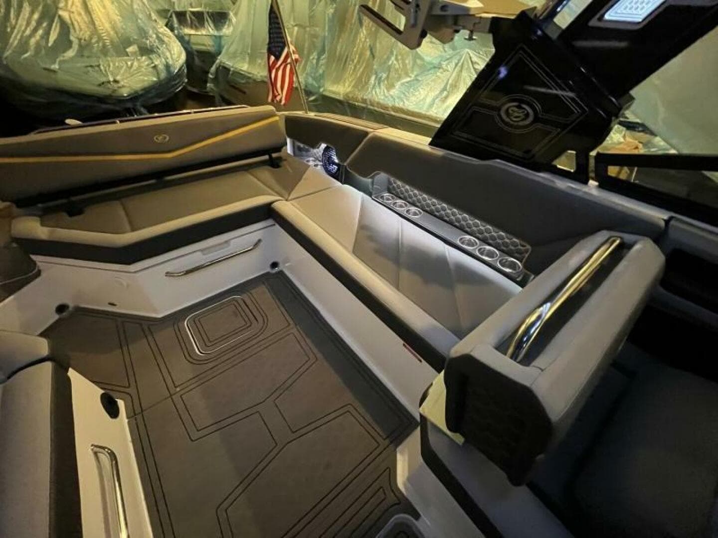 2021 Cobalt R8 Surf — photo 24