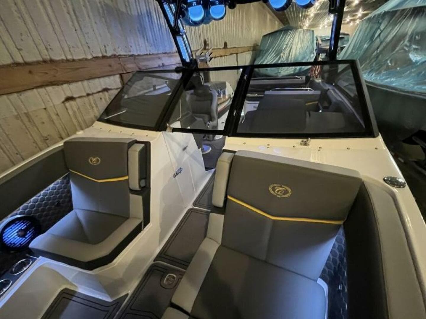 2021 Cobalt R8 Surf — photo 12