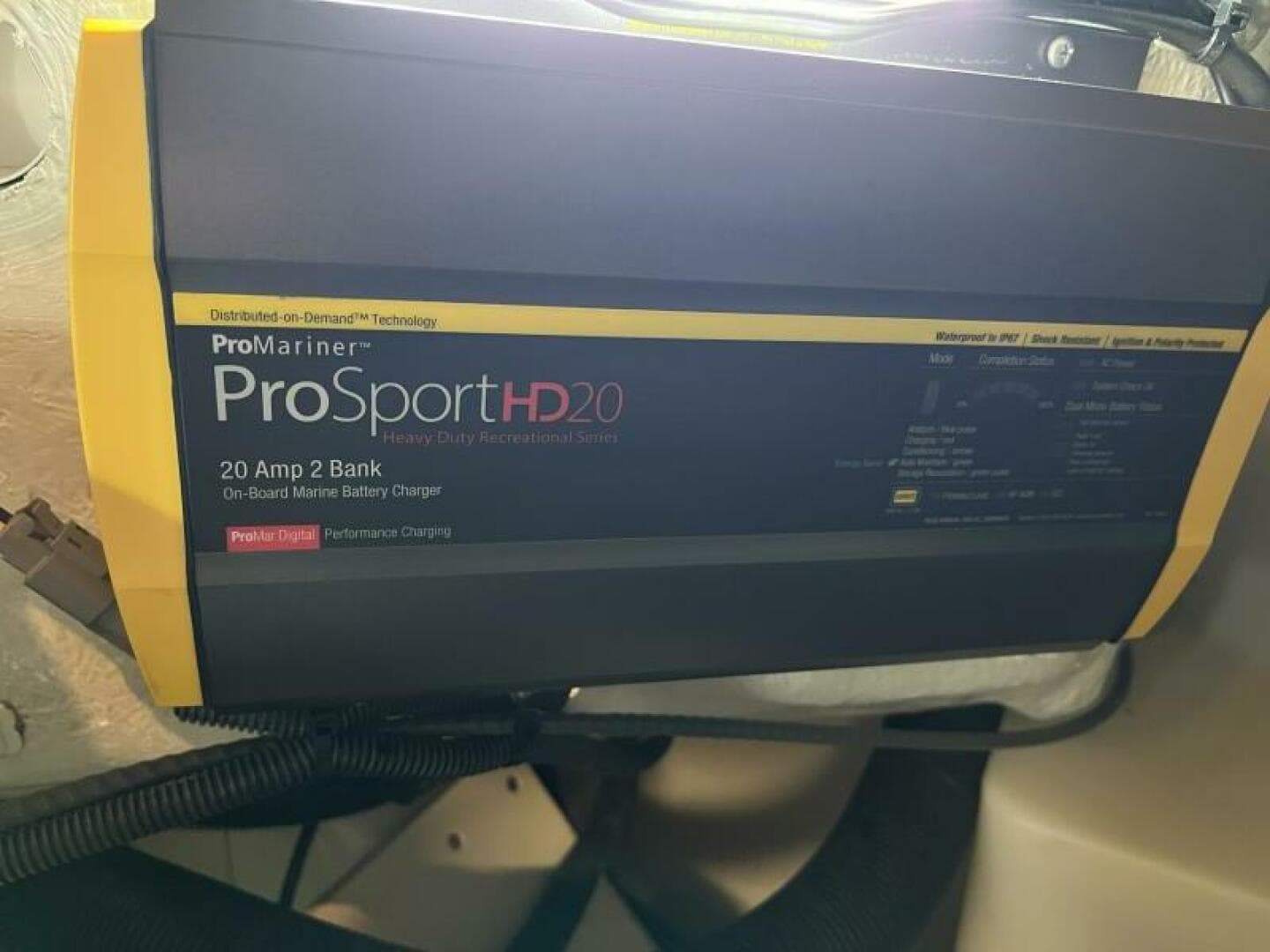 2021 Cobalt R8 Surf — photo 38