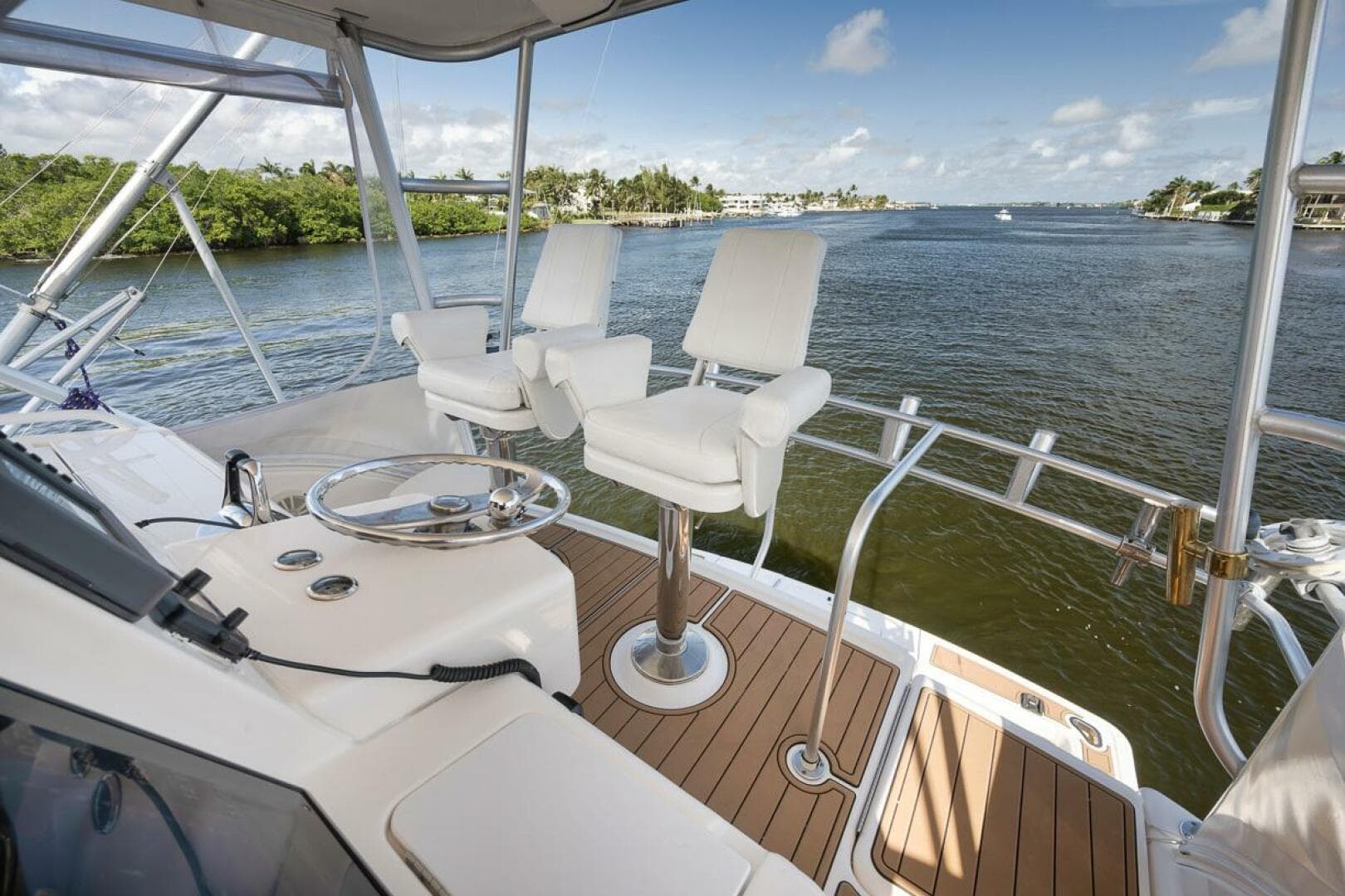 2015 Tiara Yachts Tiara 390 Convertible — photo 16