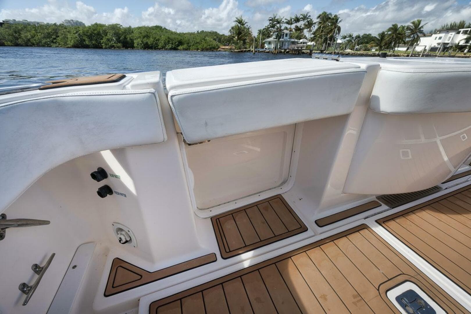 2015 Tiara Yachts Tiara 390 Convertible — photo 14