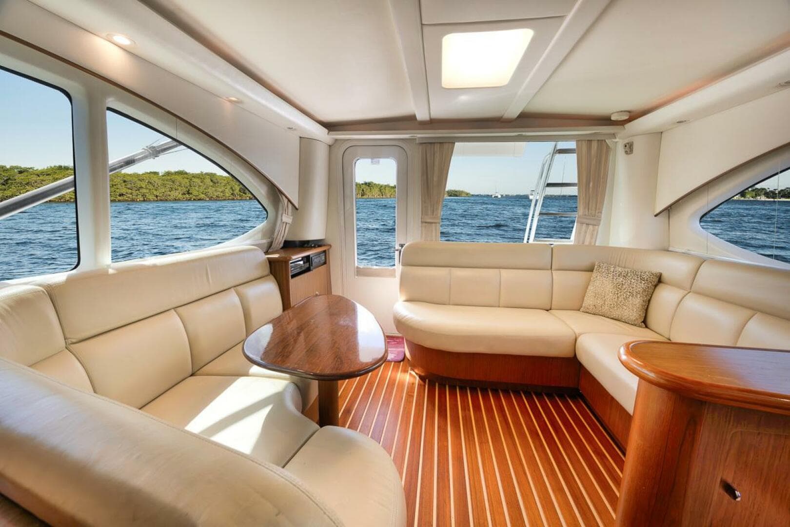 2015 Tiara Yachts Tiara 390 Convertible — photo 18