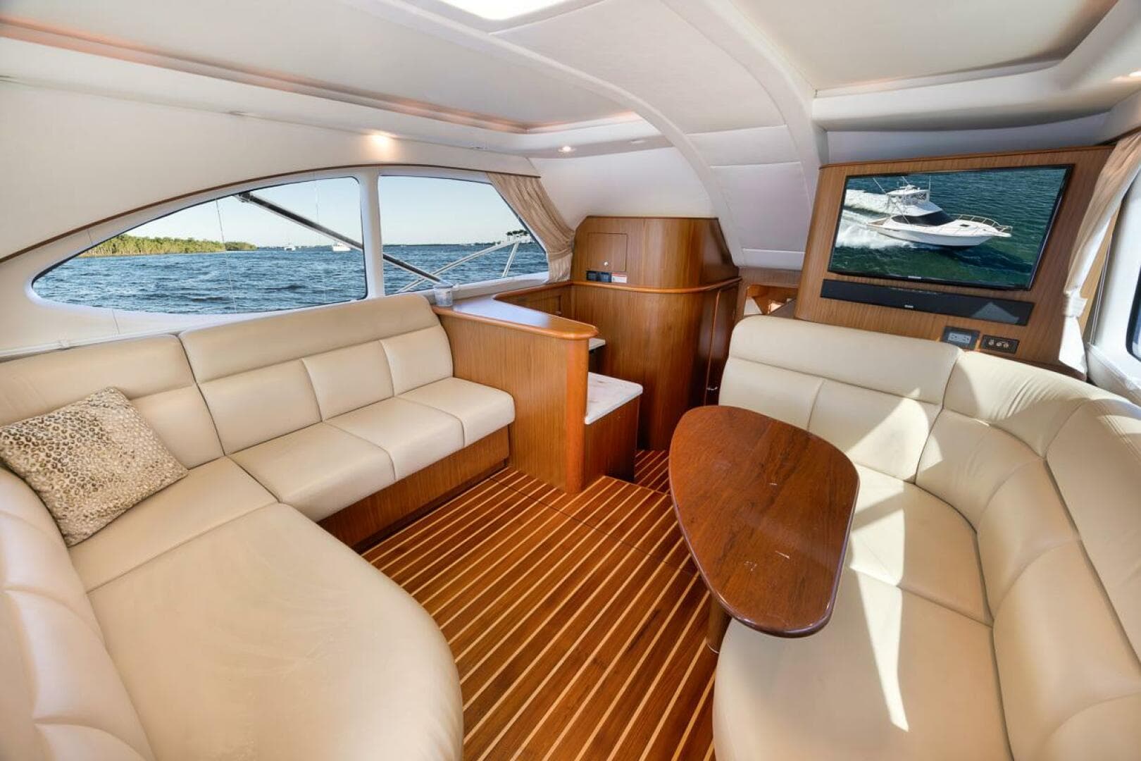 2015 Tiara Yachts Tiara 390 Convertible — photo 19