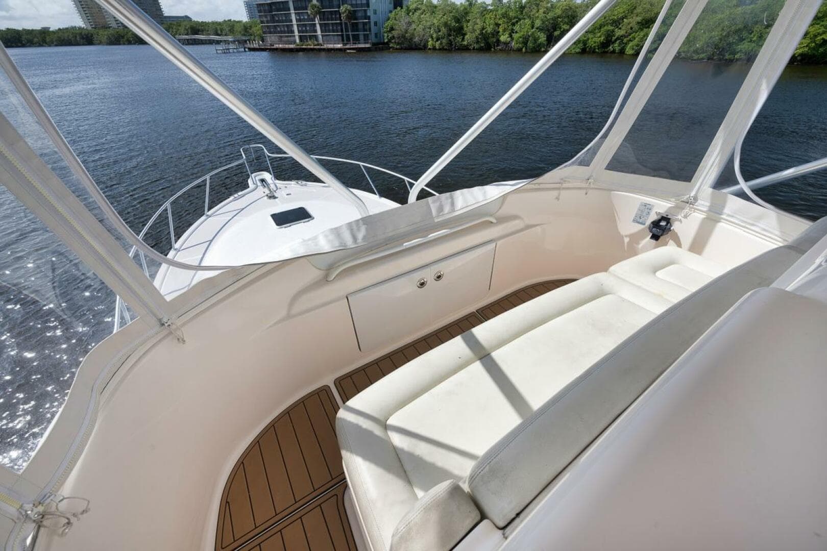 2015 Tiara Yachts Tiara 390 Convertible — photo 17