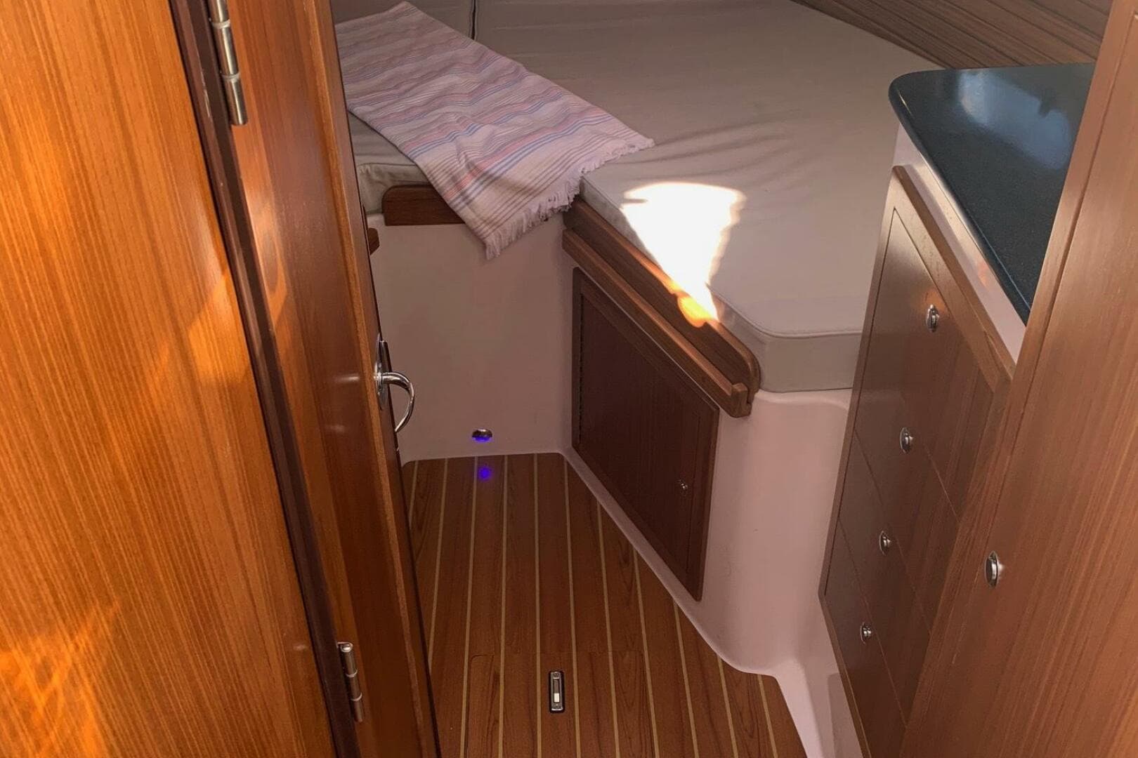 2020 True North 34 Outboard — photo 17