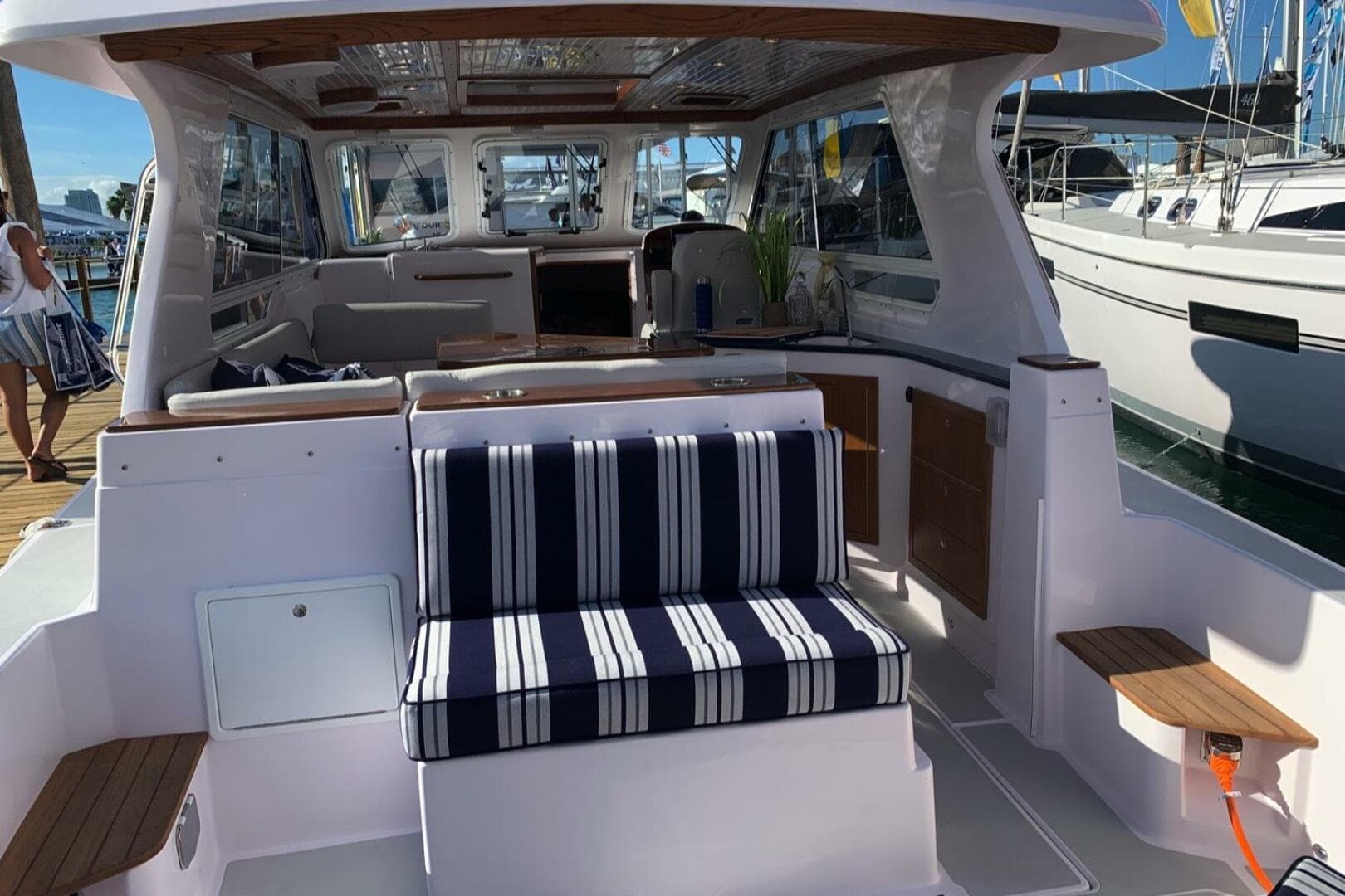 2020 True North 34 Outboard — photo 7