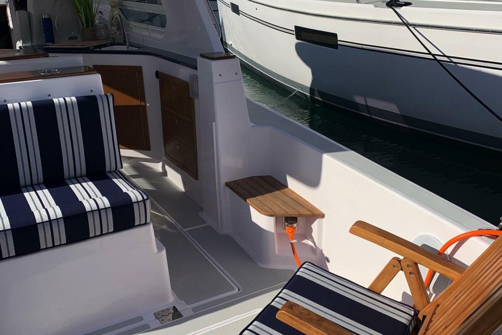 2020 True North 34 Outboard — photo 8