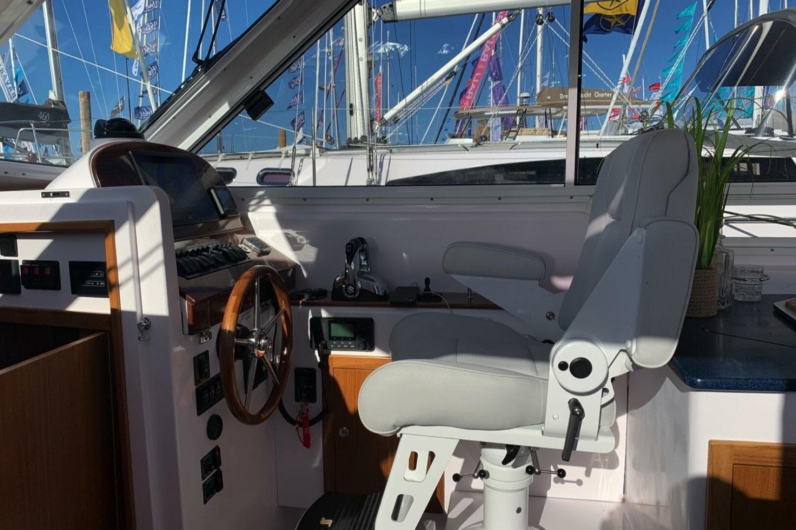 2020 True North 34 Outboard — photo 18