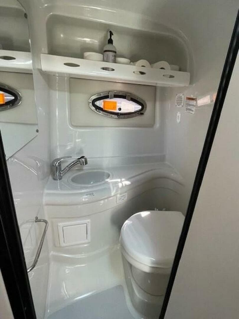 2023 Crownline — photo 24