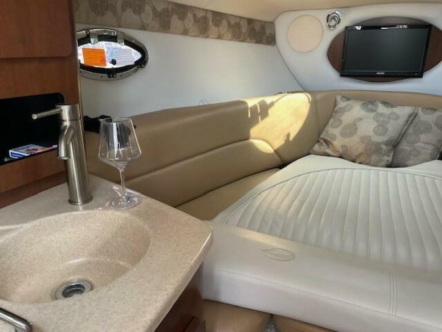 2023 Crownline — photo 29