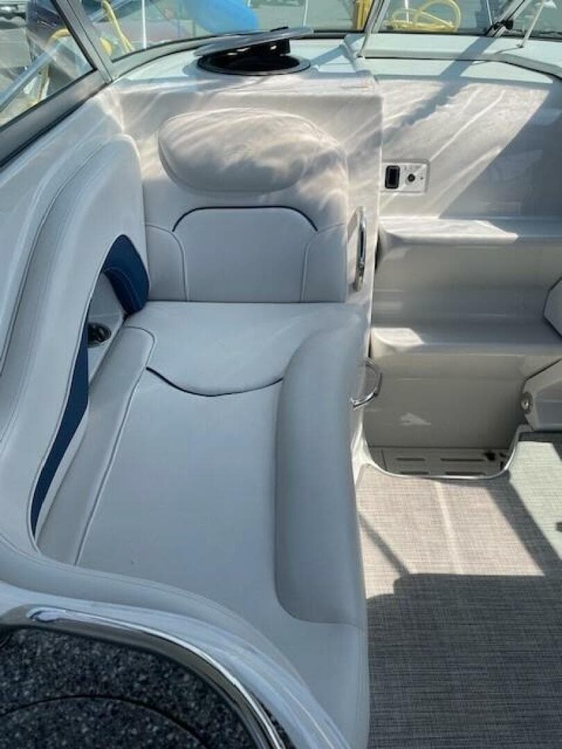 2023 Crownline — photo 19