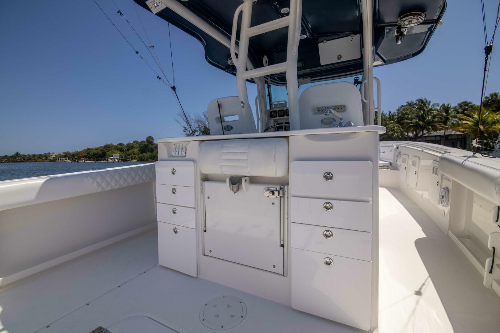 2009 Everglades 350 CC — photo 17