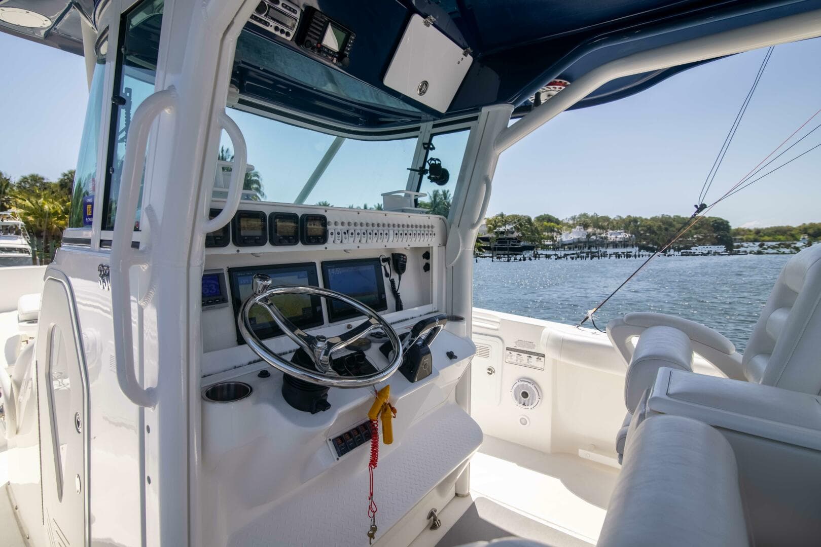 2009 Everglades 350 CC — photo 13