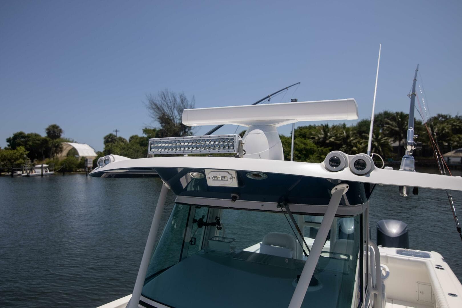 2009 Everglades 350 CC — photo 33