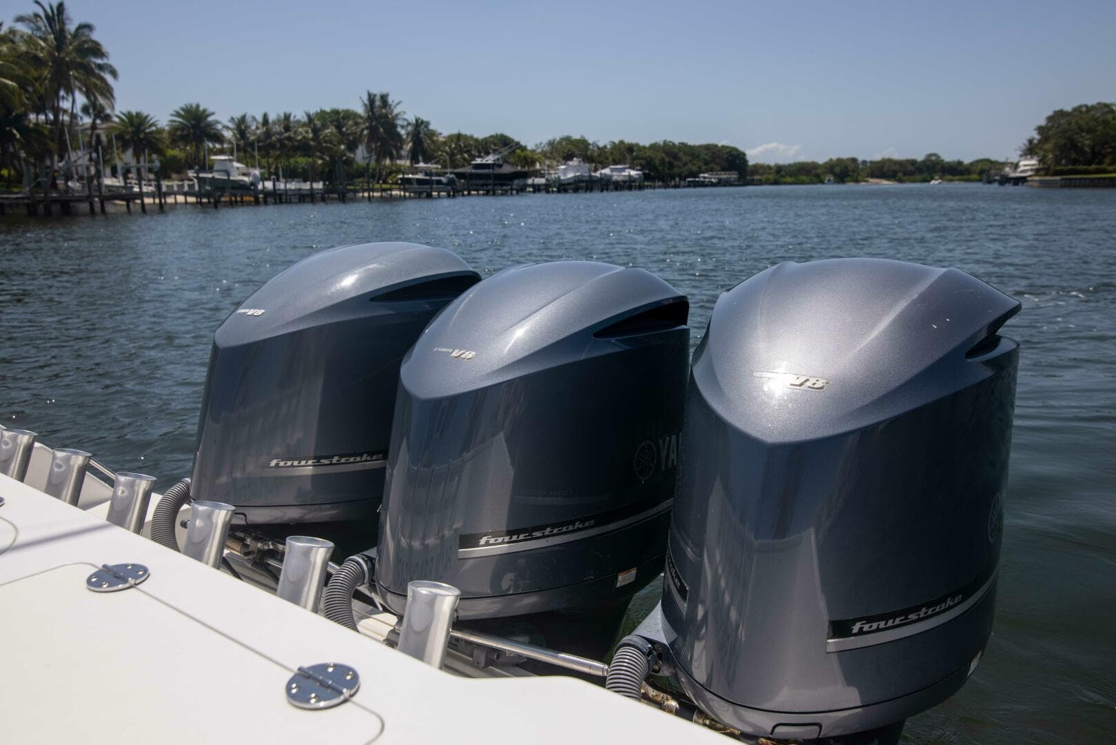 2009 Everglades 350 CC — photo 21