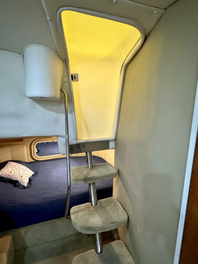 2004 Rinker 342 Fiesta Vee — photo 74