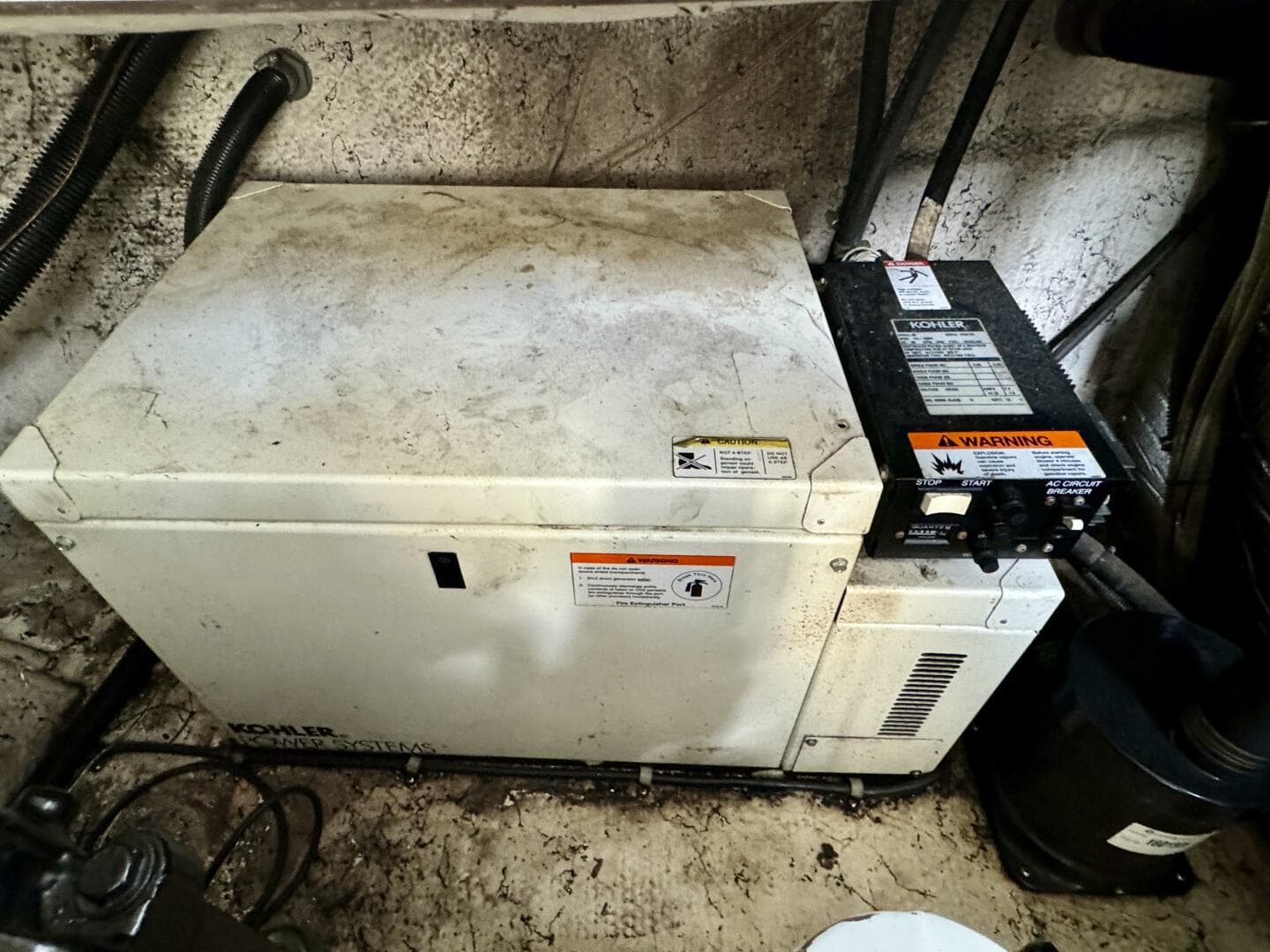 2004 Rinker 342 Fiesta Vee — photo 90