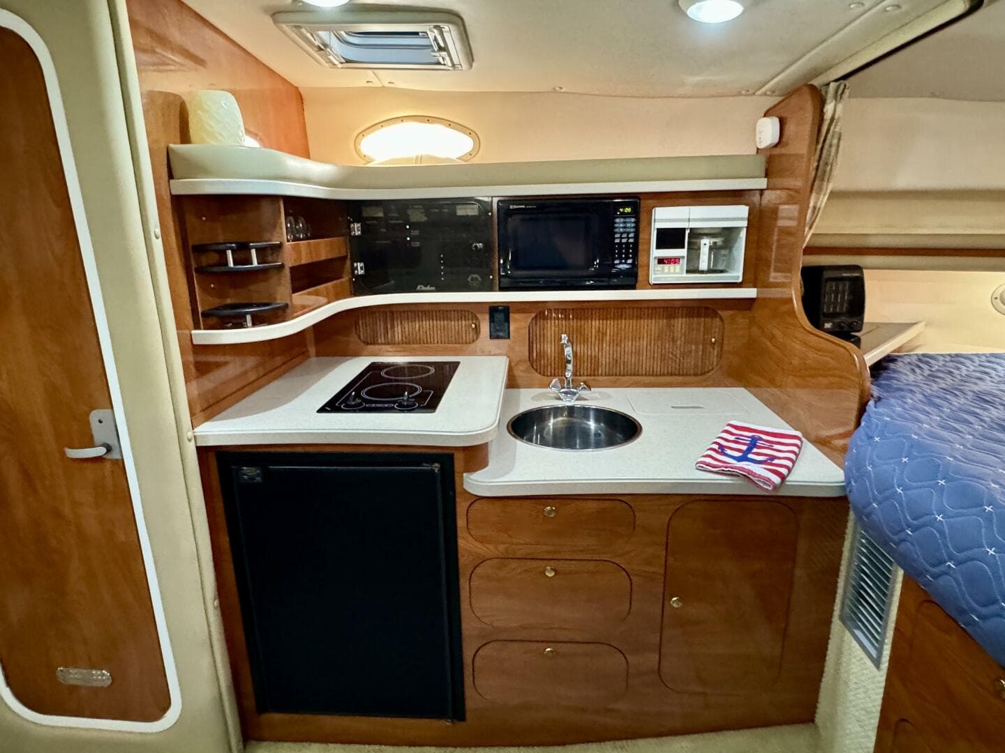 2004 Rinker 342 Fiesta Vee — photo 48