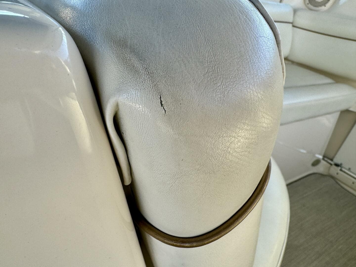 2004 Rinker 342 Fiesta Vee — photo 199