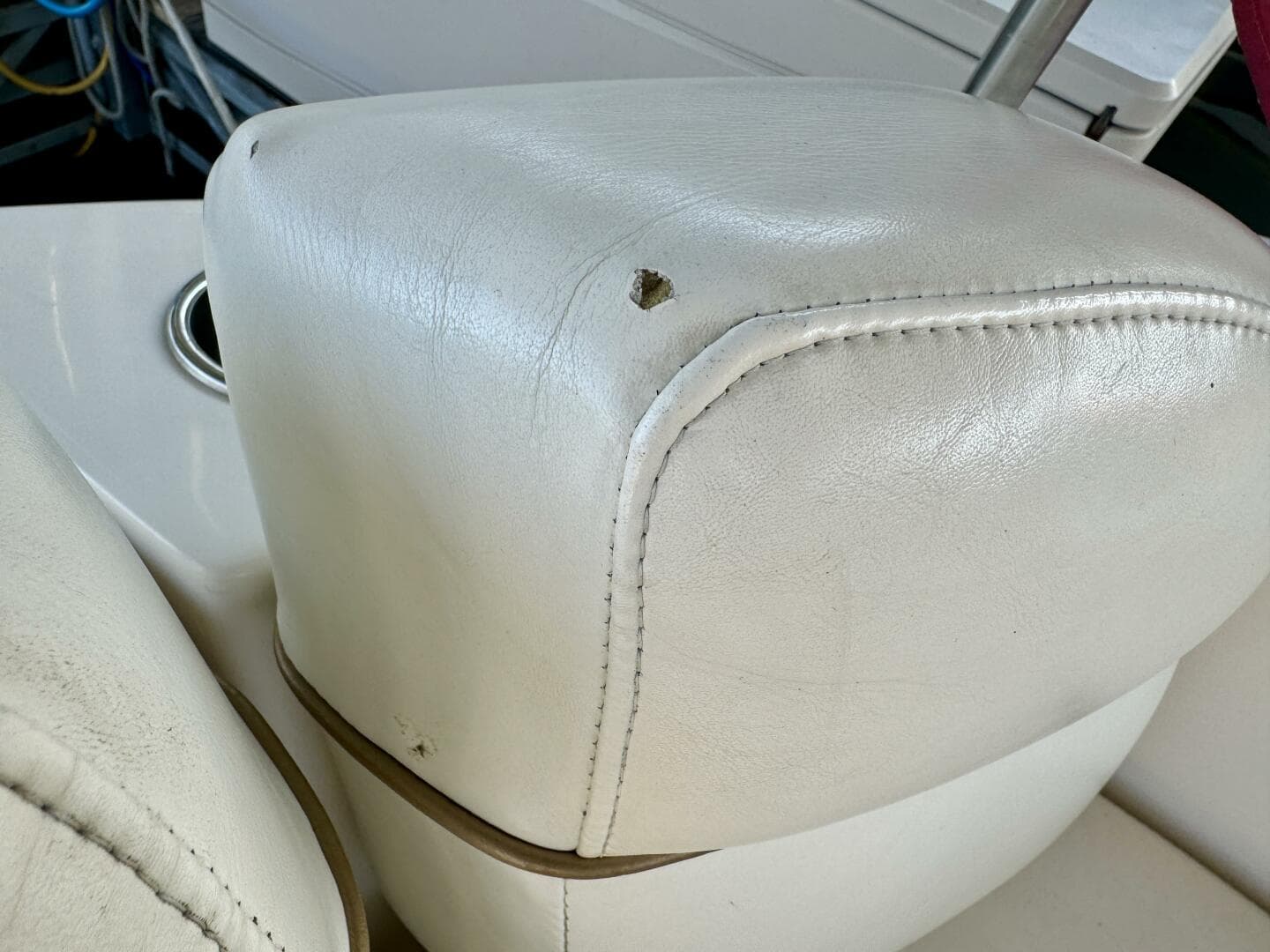 2004 Rinker 342 Fiesta Vee — photo 197