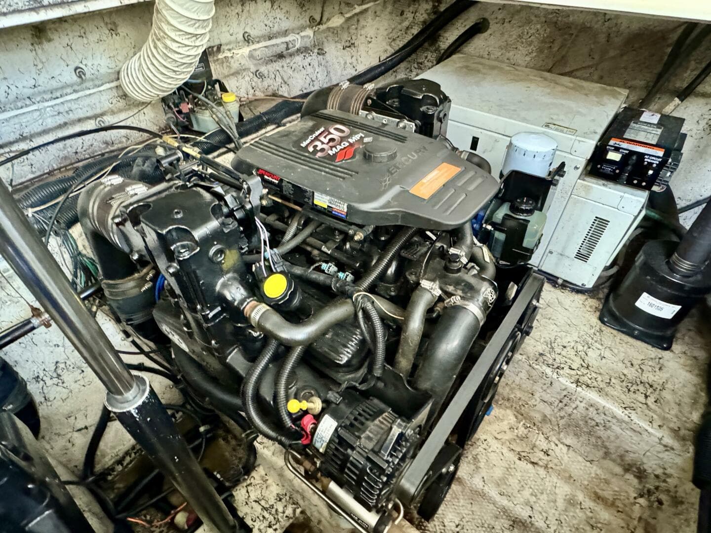 2004 Rinker 342 Fiesta Vee — photo 86