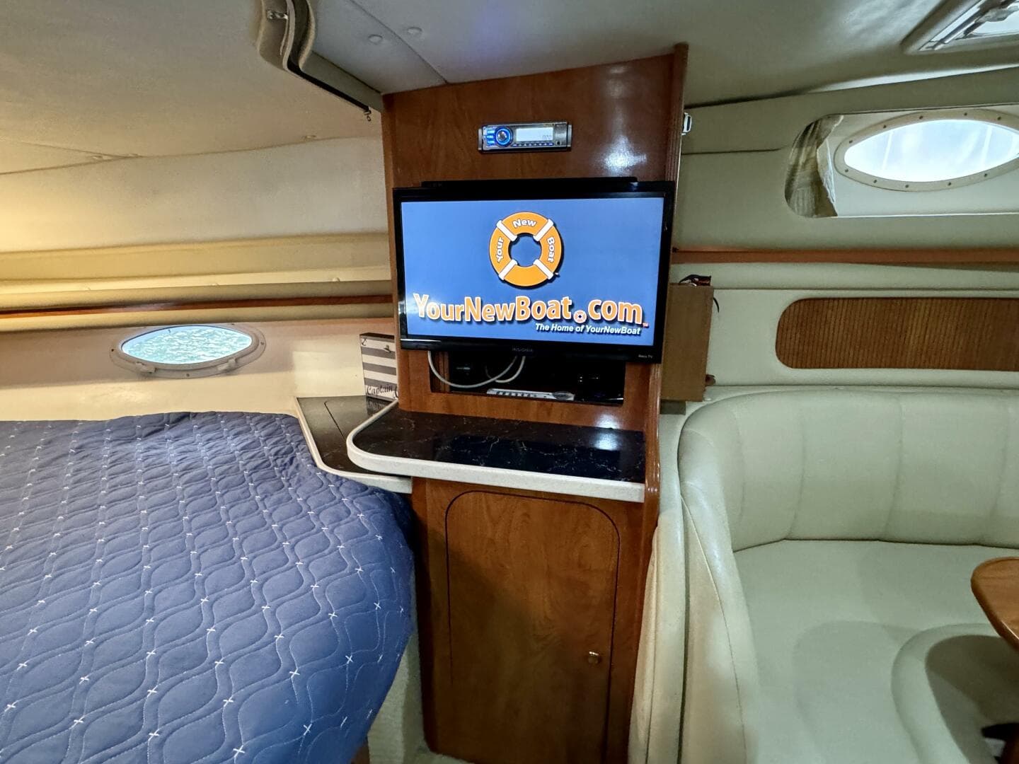 2004 Rinker 342 Fiesta Vee — photo 54