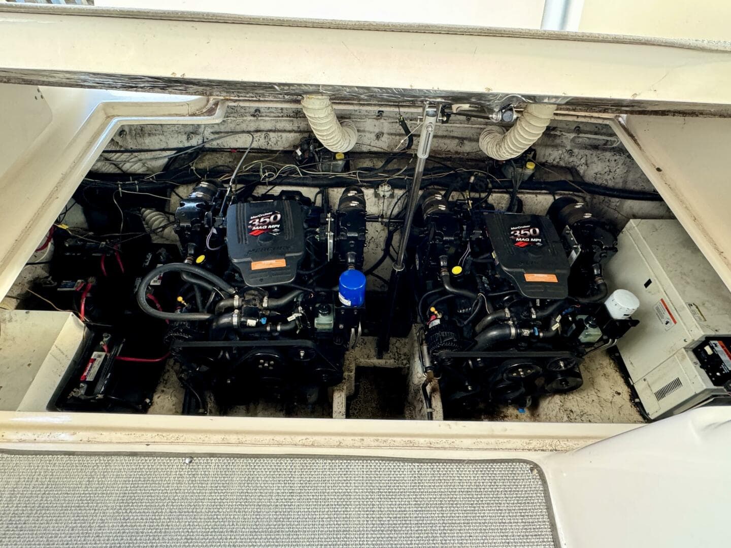 2004 Rinker 342 Fiesta Vee — photo 81