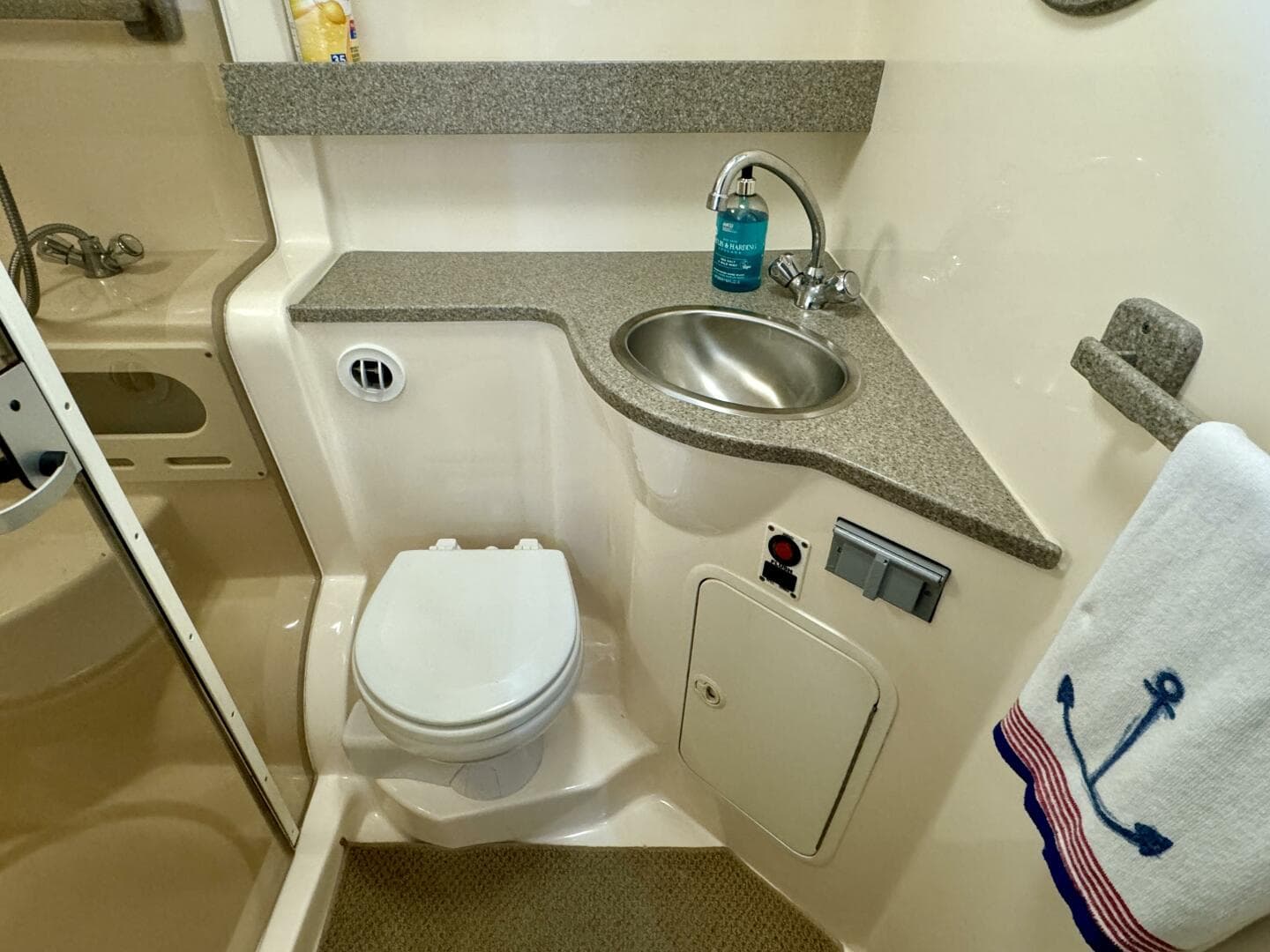 2004 Rinker 342 Fiesta Vee — photo 68