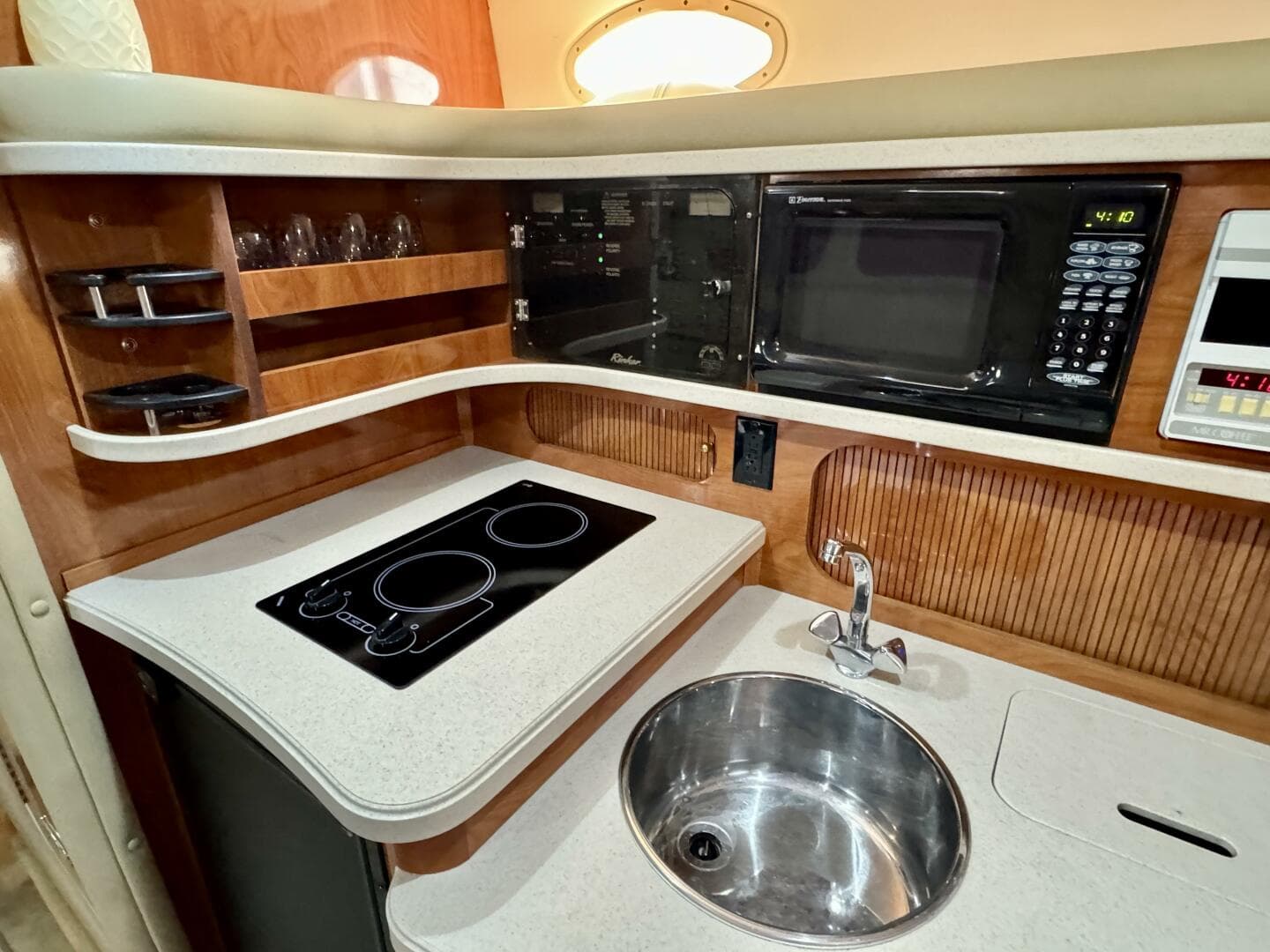 2004 Rinker 342 Fiesta Vee — photo 45