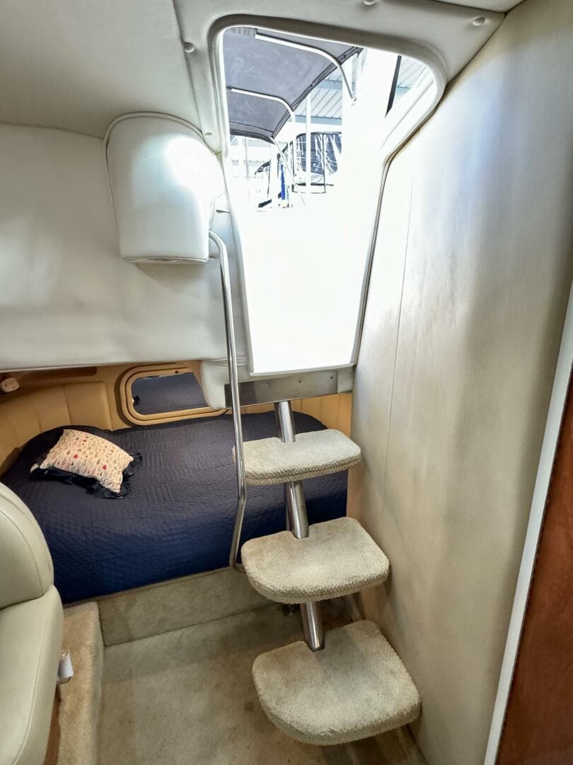 2004 Rinker 342 Fiesta Vee — photo 75