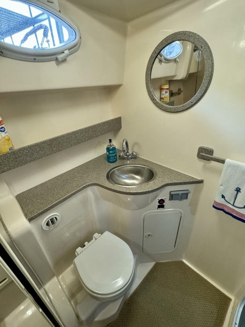 2004 Rinker 342 Fiesta Vee — photo 73