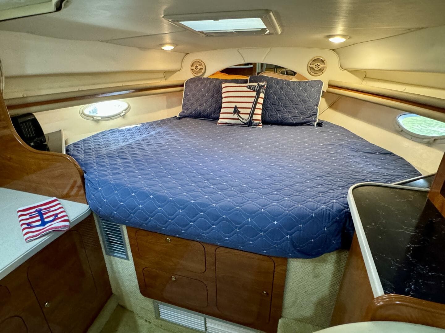 2004 Rinker 342 Fiesta Vee — photo 49