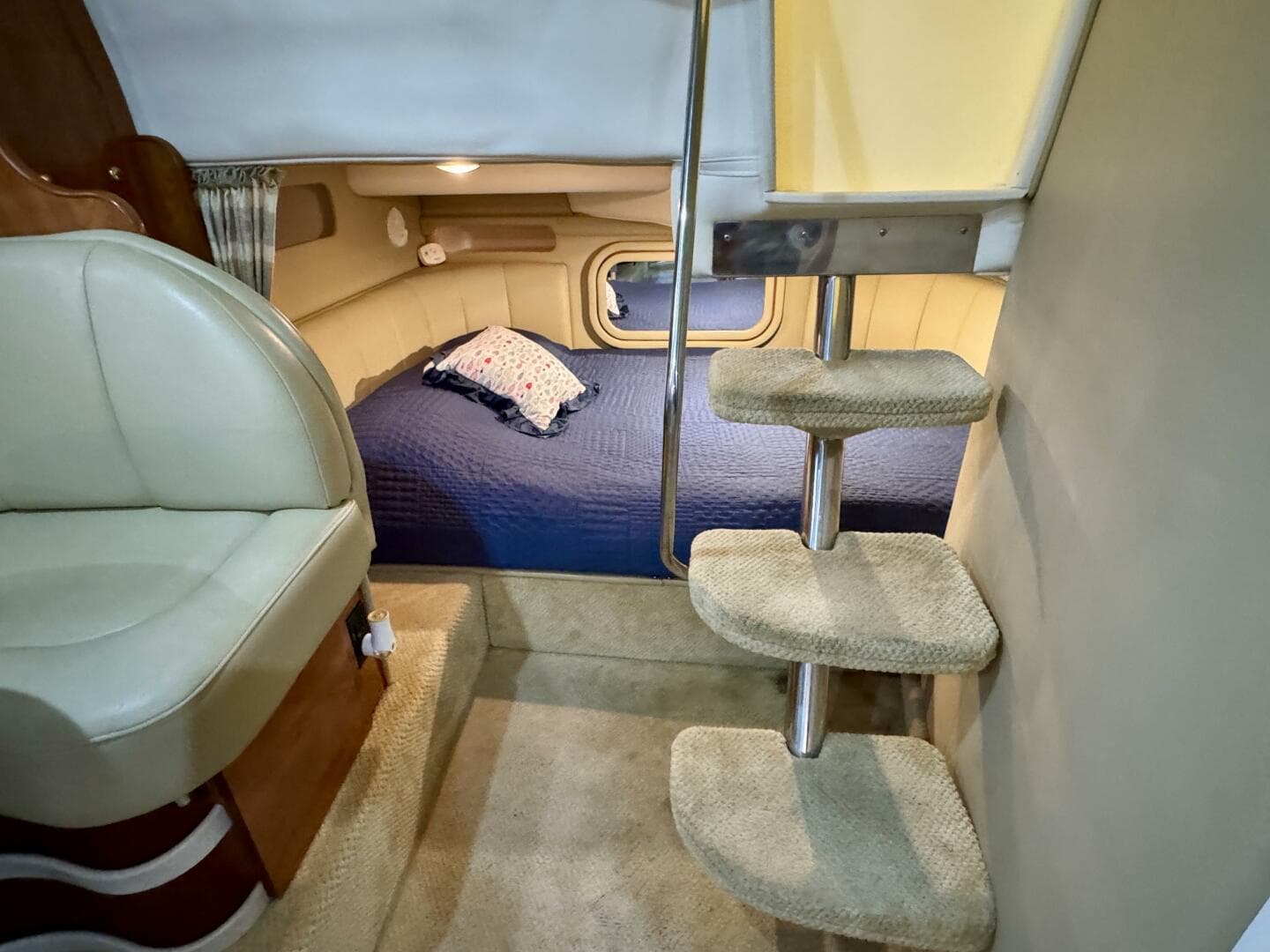 2004 Rinker 342 Fiesta Vee — photo 59