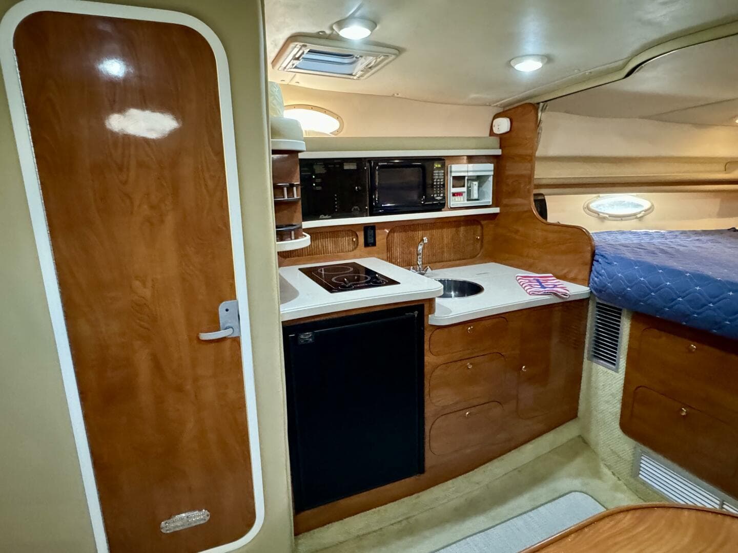 2004 Rinker 342 Fiesta Vee — photo 43