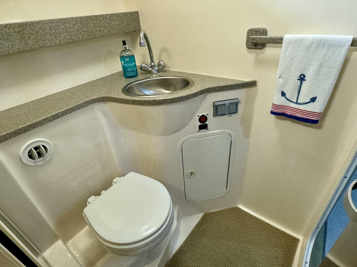 2004 Rinker 342 Fiesta Vee — photo 67