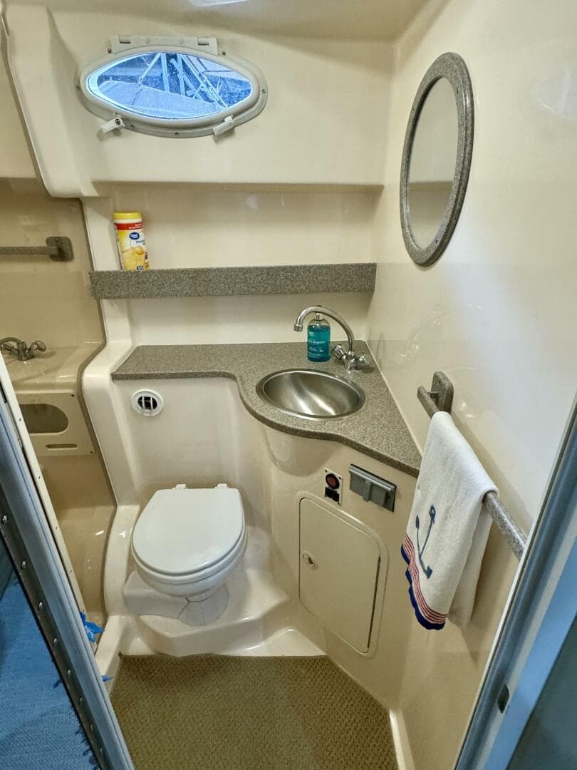 2004 Rinker 342 Fiesta Vee — photo 66