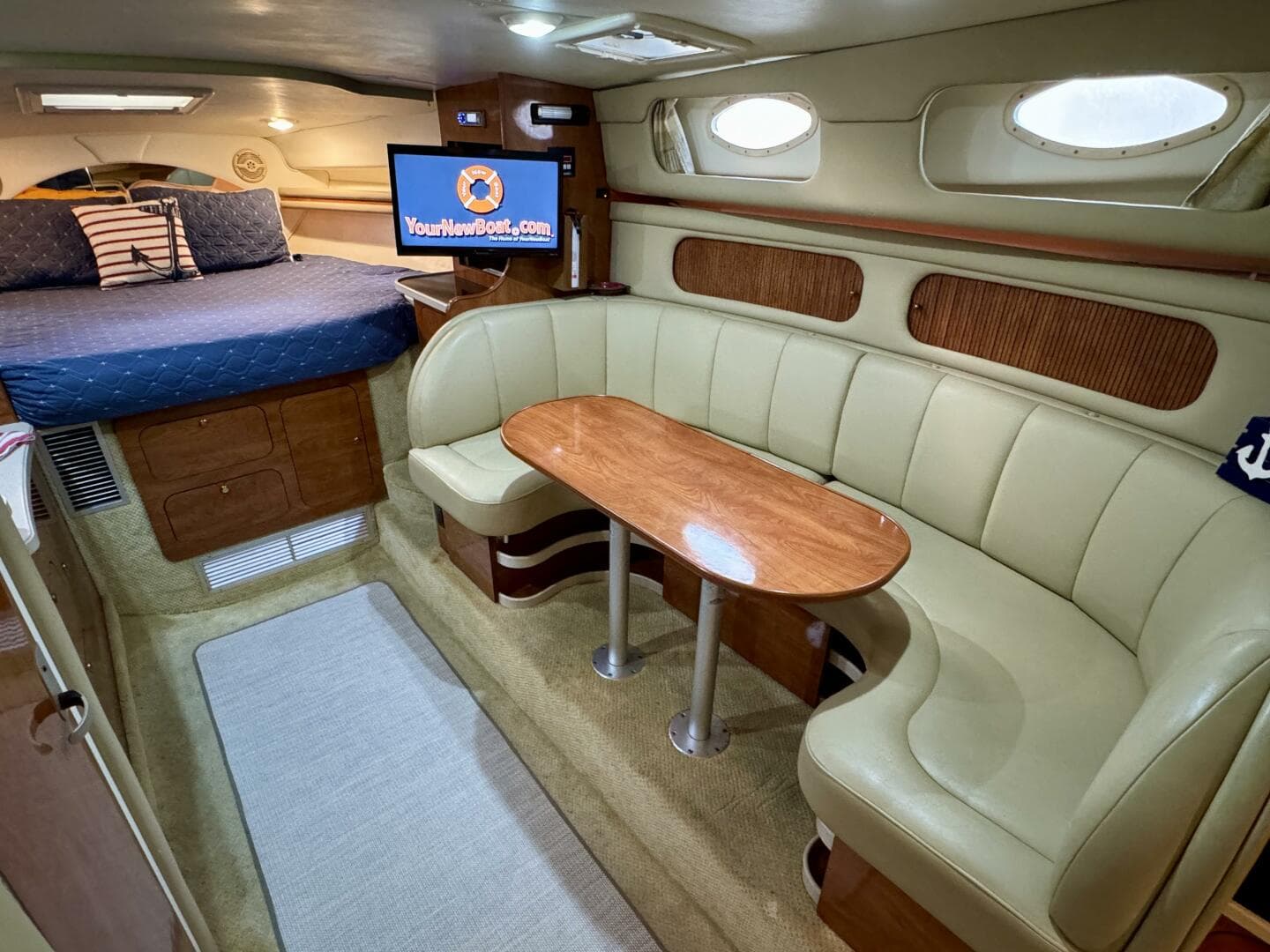 2004 Rinker 342 Fiesta Vee — photo 56