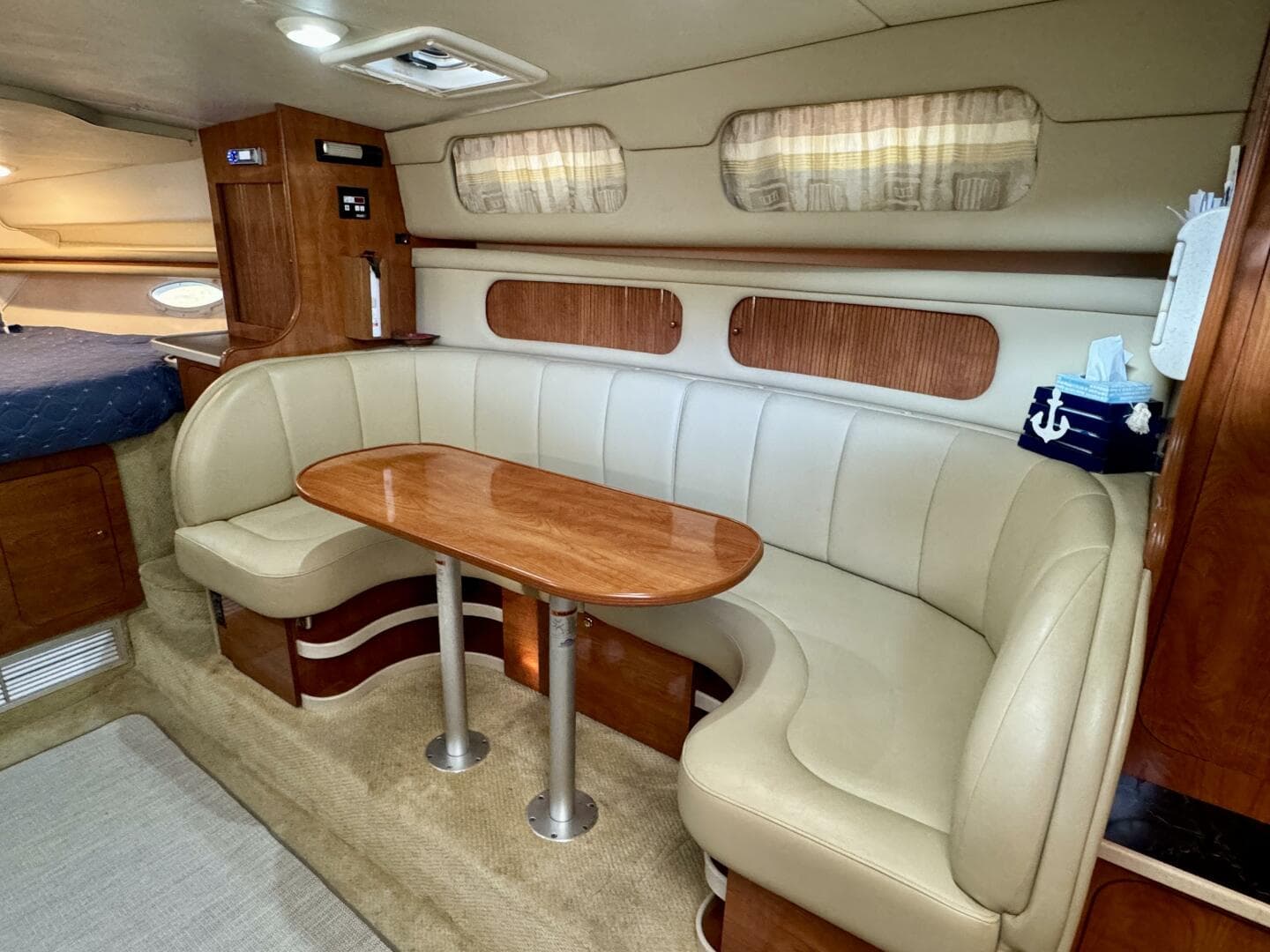 2004 Rinker 342 Fiesta Vee — photo 40