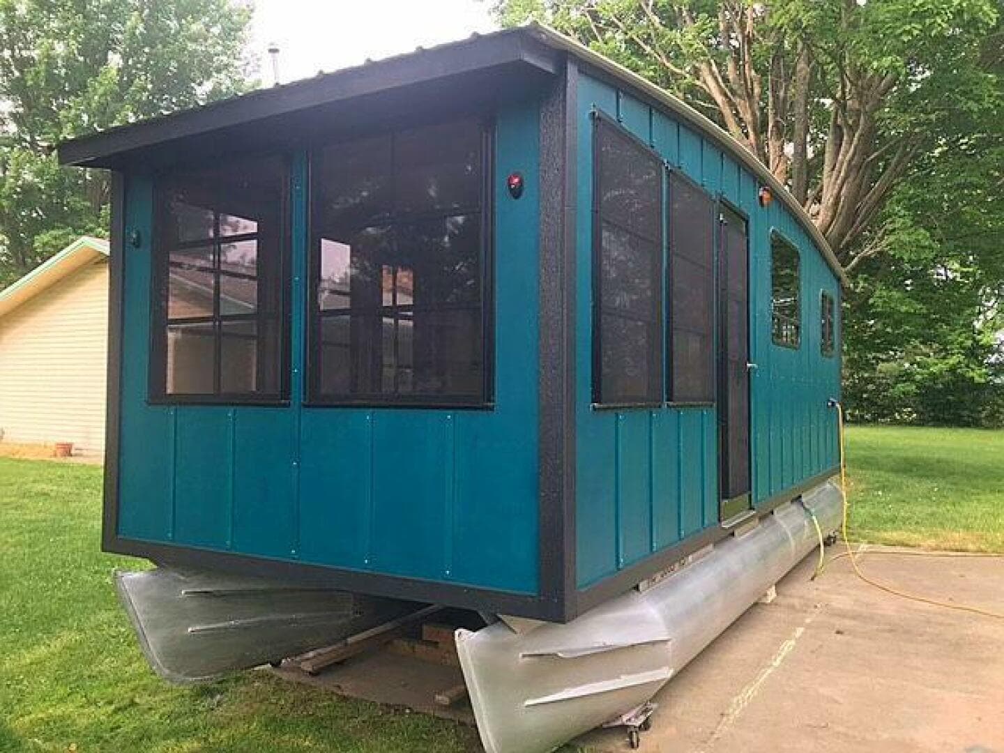 2023 Custom 25 Hadlee Houseboat — photo 5