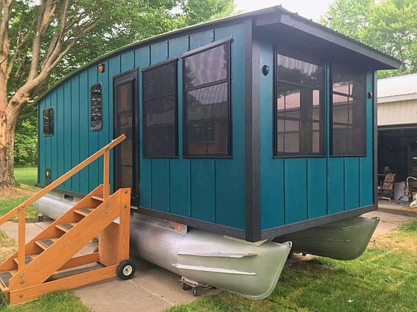 2023 Custom 25 Hadlee Houseboat — photo 3