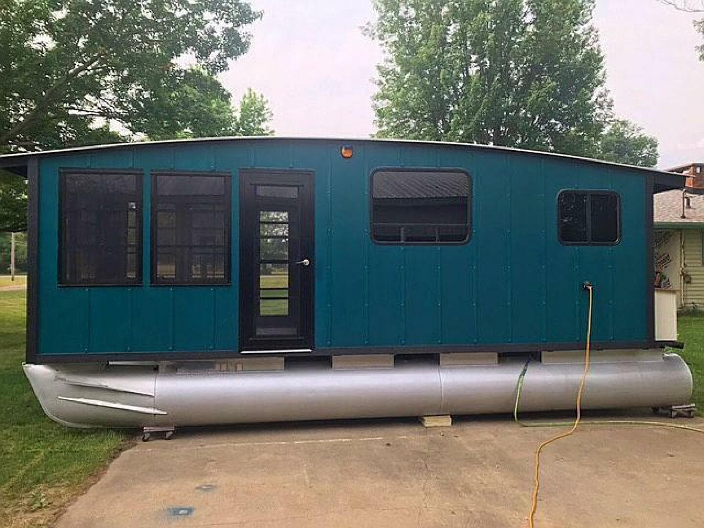 2023 Custom 25 Hadlee Houseboat — photo 6