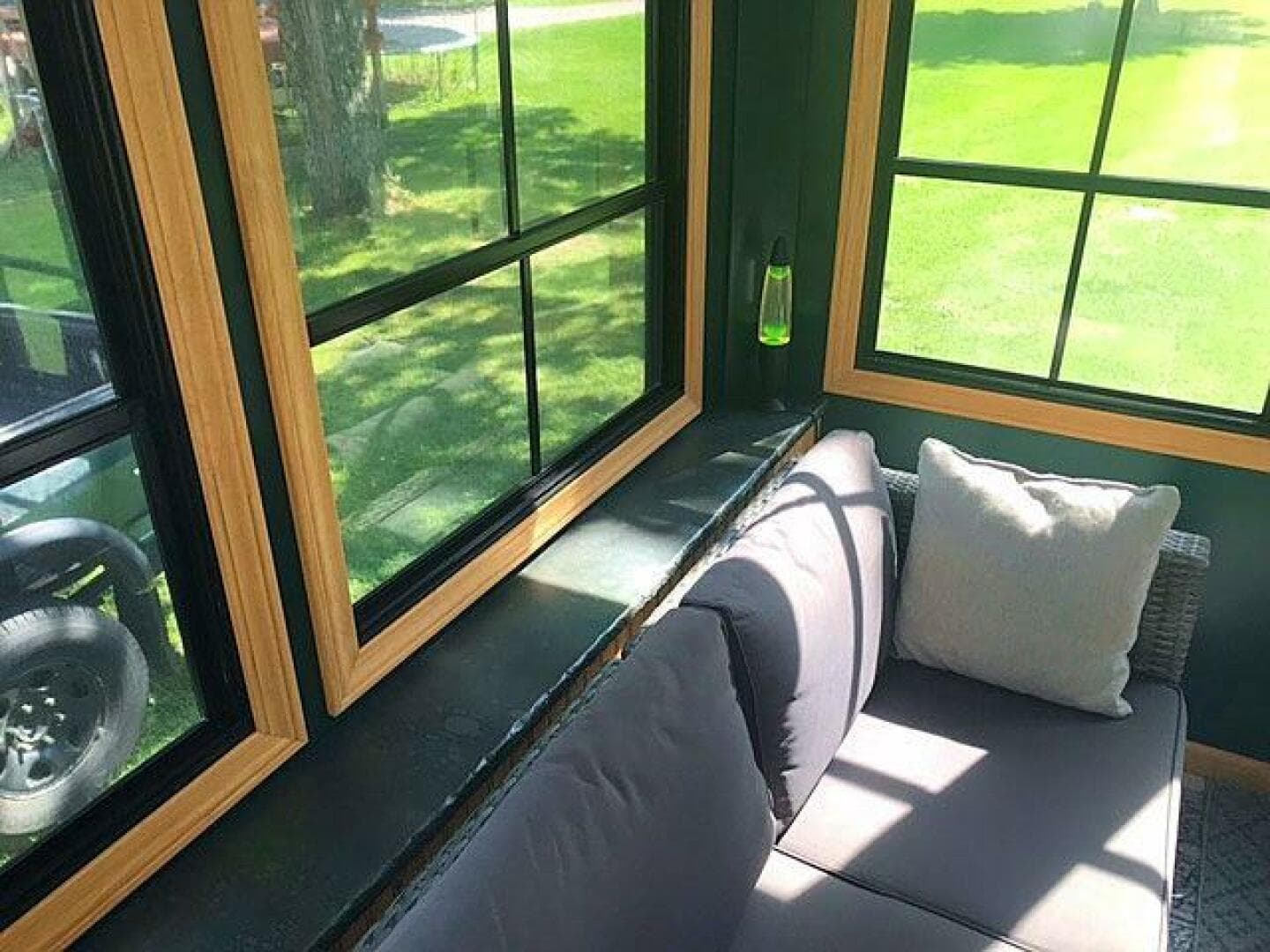 2023 Custom 25 Hadlee Houseboat — photo 17