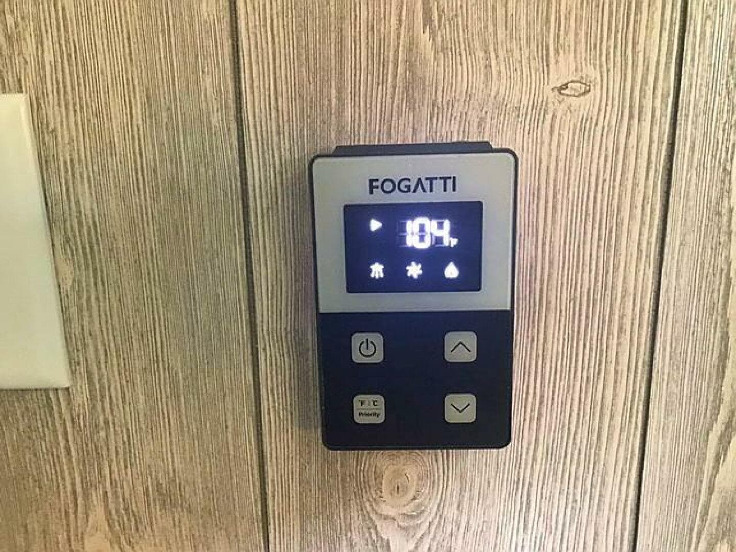 2023 Custom 25 Hadlee Houseboat — photo 26