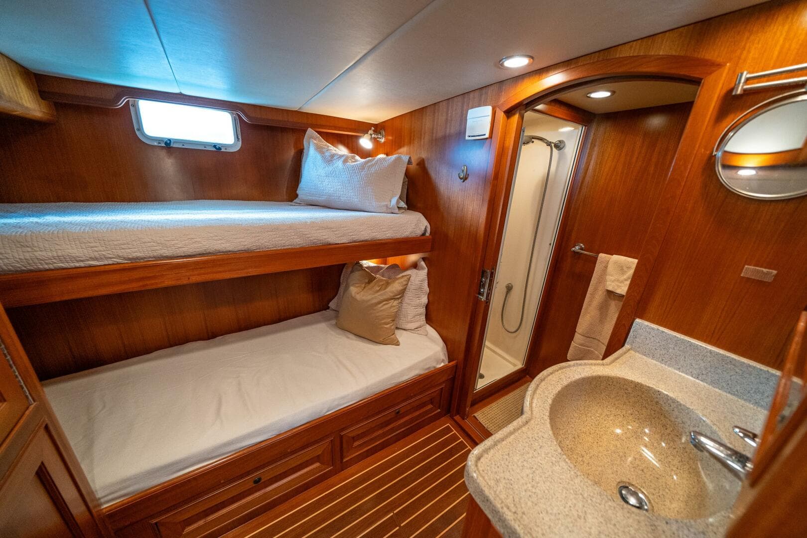 2006 Offshore Yachts 72 Pilothouse — photo 62