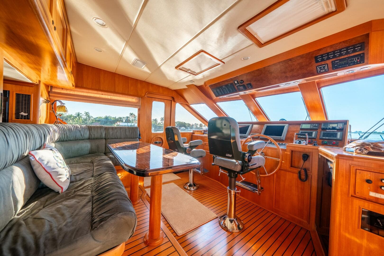 2006 Offshore Yachts 72 Pilothouse — photo 32