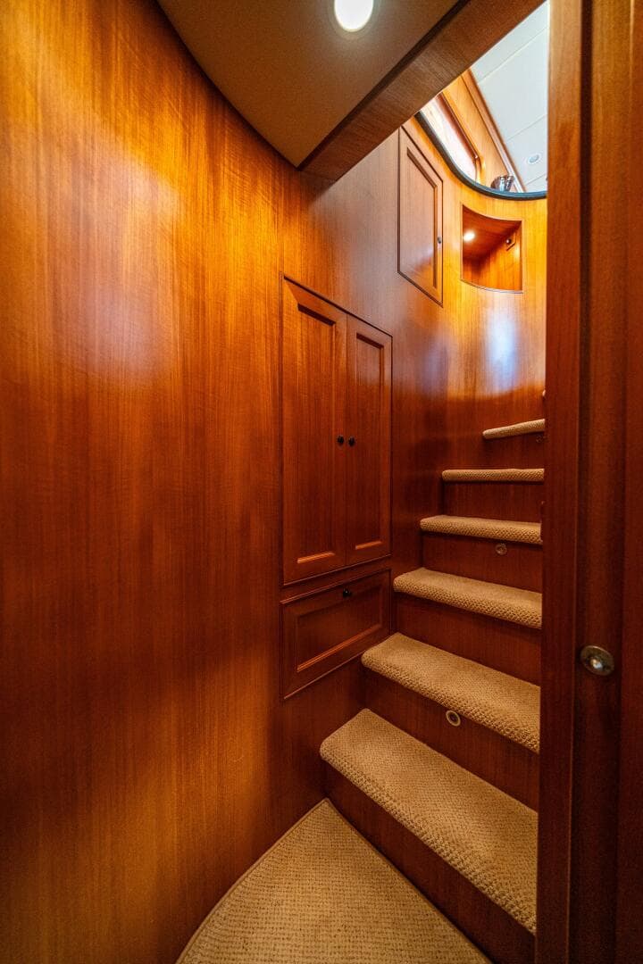 2006 Offshore Yachts 72 Pilothouse — photo 38