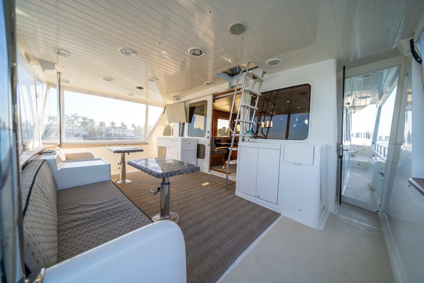 2006 Offshore Yachts 72 Pilothouse — photo 12